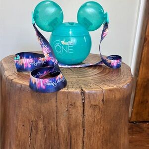 Disney 100 DCA World Of Color ONE Mickey Mouse Light Up Sipper Cup w/ Lanyard